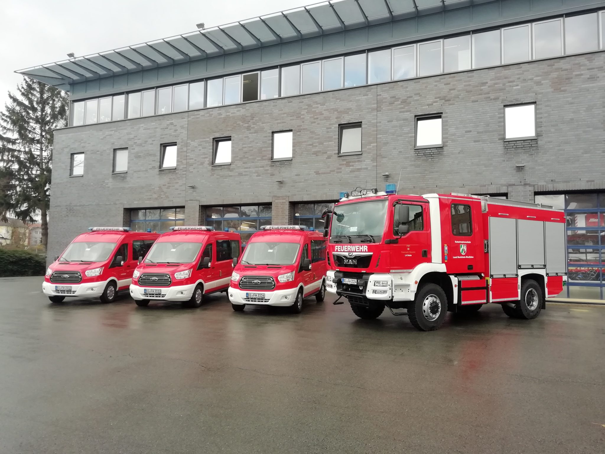 Neue Fahrzeuge Für Die Freiwillige Feuerwehr - Feuerwehr Bielefeld